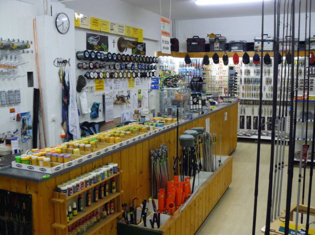 Innenansicht Angelladen Fangplatz